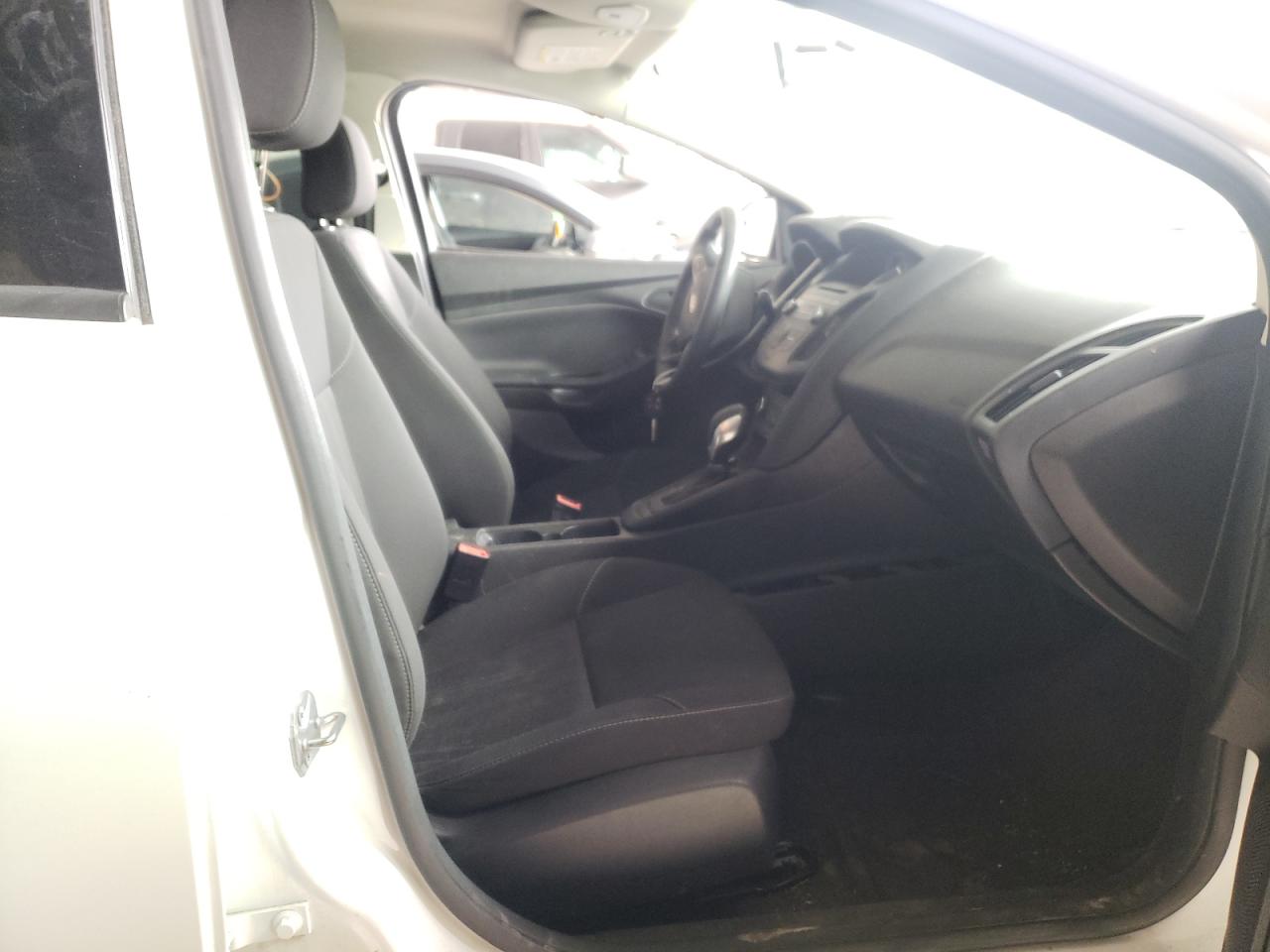 Photo 5 from auction – 2017 FORD FOCUS S with VIN 1FADP3E22HL312152