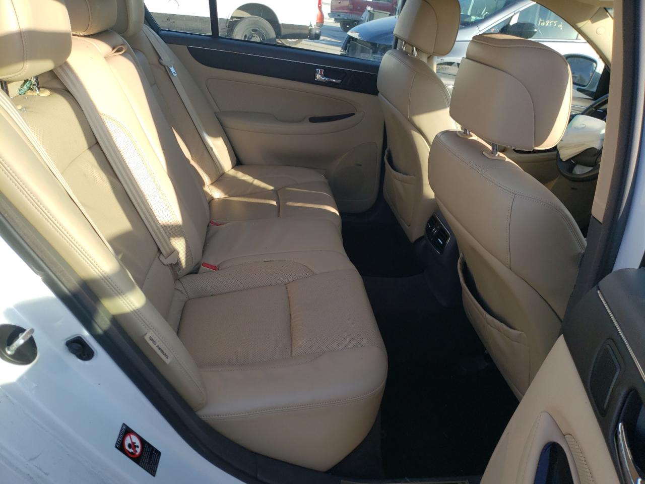 Photo 6 from auction – 2011 HYUNDAI GENESIS 4. with VIN KMHGC4DFXBU128247