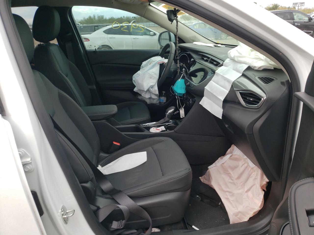 Photo 5 from auction – 2022 BUICK ENCORE with VIN KL4MMDSL3NB066097