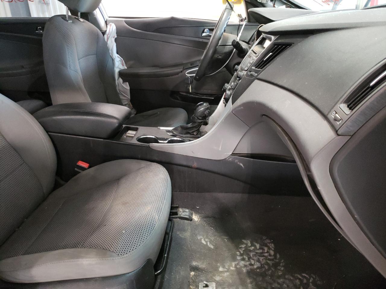 Photo 5 from auction – 2012 HYUNDAI SONATA GLS with VIN 5NPEB4AC2CH483367