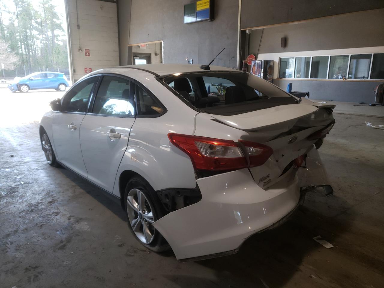 Photo 3 from auction – 2012 FORD FOCUS SE with VIN 1FAHP3F26CL182465
