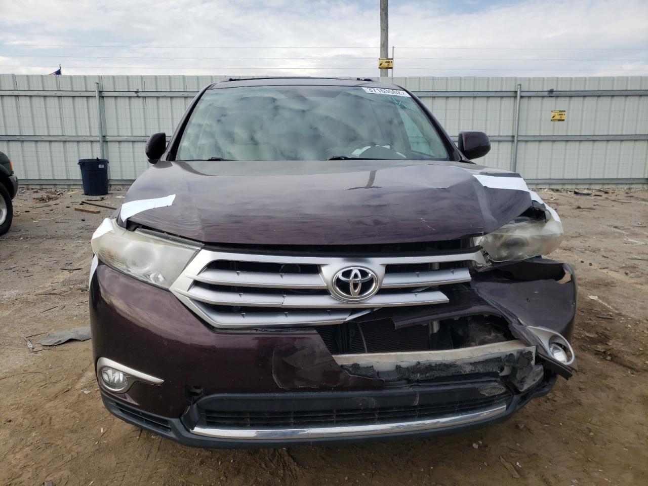 Photo 9 from auction – 2011 TOYOTA HIGHLANDER with VIN 5TDZK3EH0BS024428