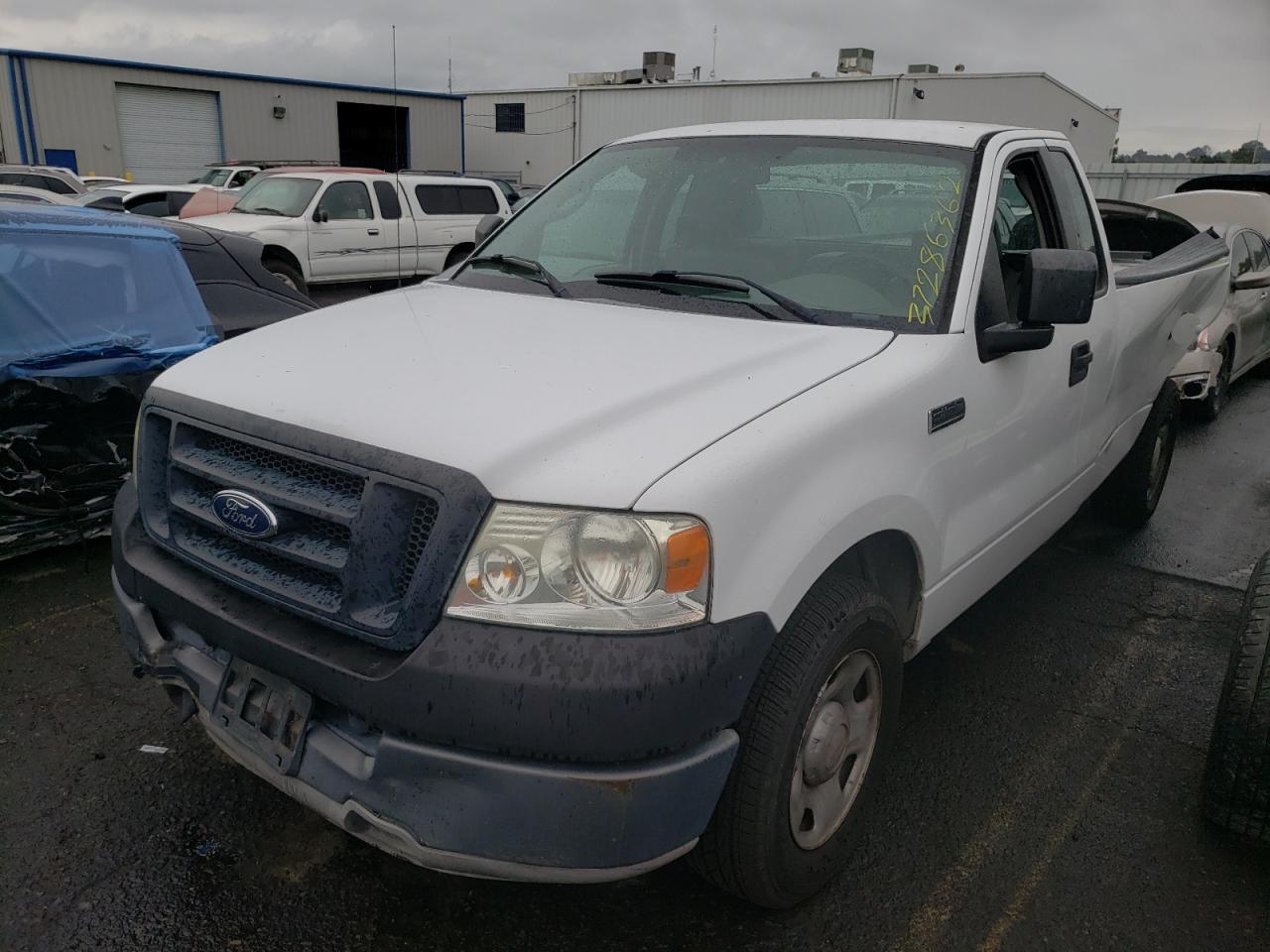 Photo 2 from auction – 2005 FORD F150 with VIN 1FTRF12W75NA59392