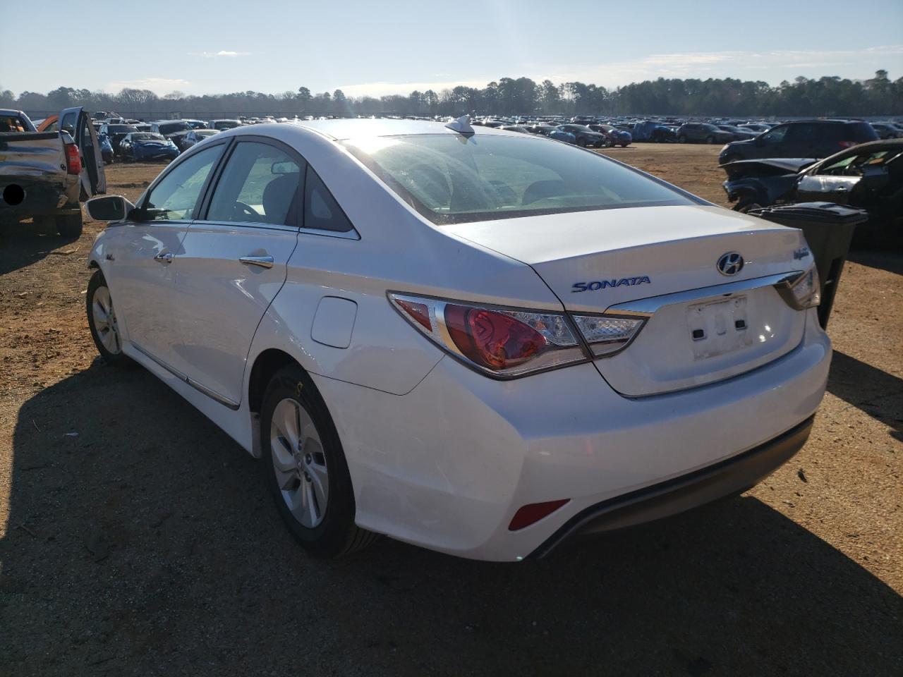 Photo 3 from auction – 2015 HYUNDAI SONATA with VIN KMHEC4A46FA120745