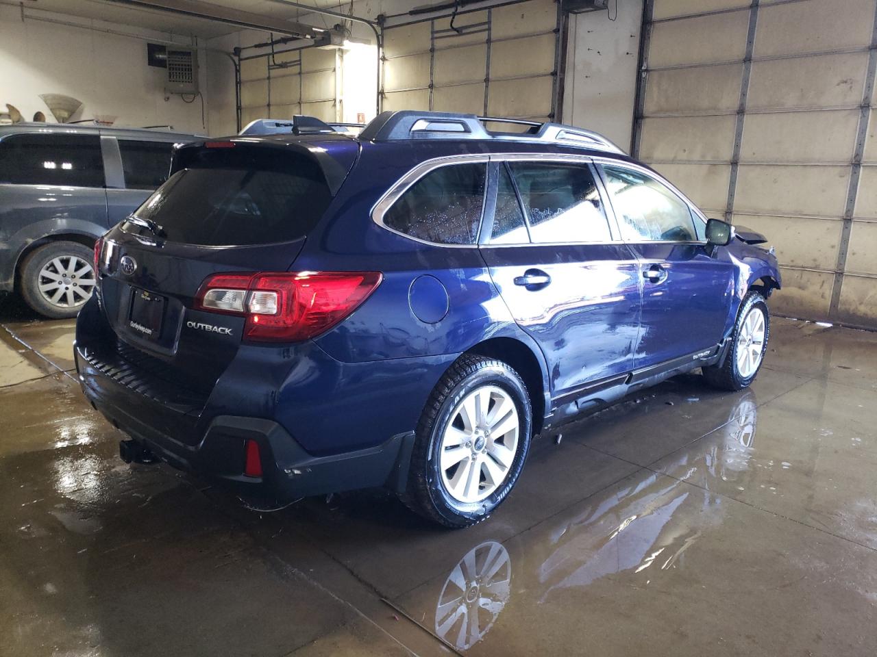 Photo 4 from auction – 2018 SUBARU OUTBACK 2. with VIN 4S4BSAHC8J3267504