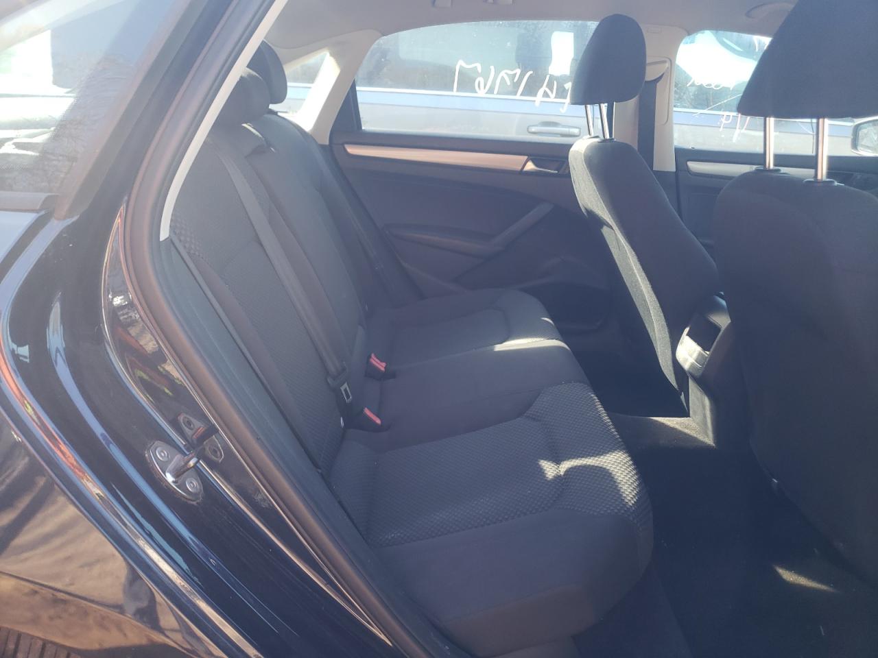 Photo 6 from auction – 2013 VOLKSWAGEN PASSAT S with VIN 1VWAP7A38DC059574