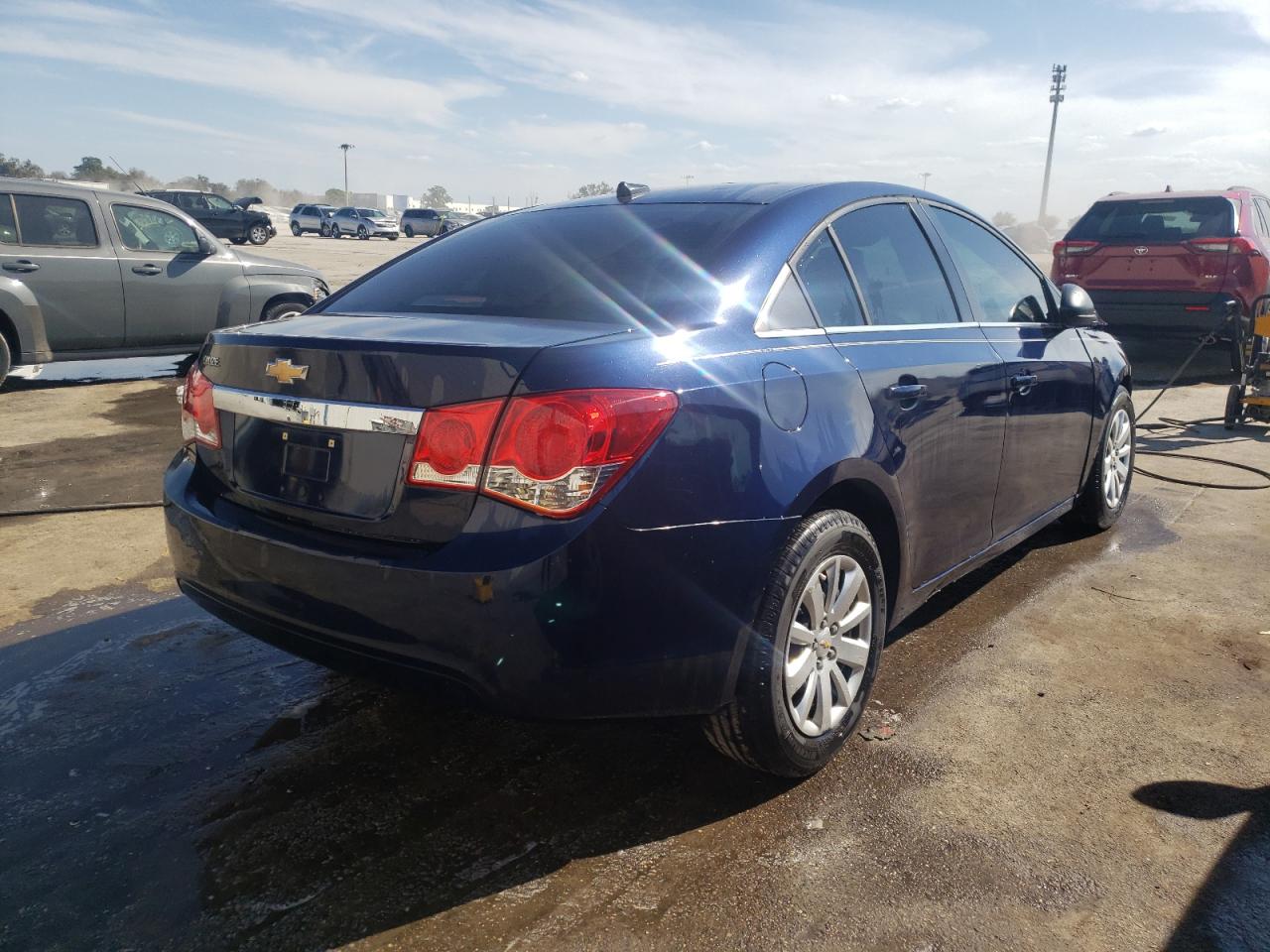 Photo 4 from auction – 2011 CHEVROLET CRUZE LS with VIN 1G1PC5SH3B7204784
