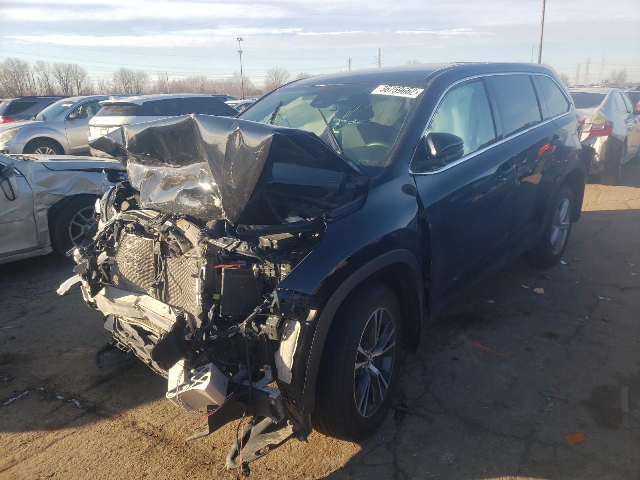 Photo 2 from auction – 2019 TOYOTA HIGHLANDER with VIN 5TDBZRFH2KS705608