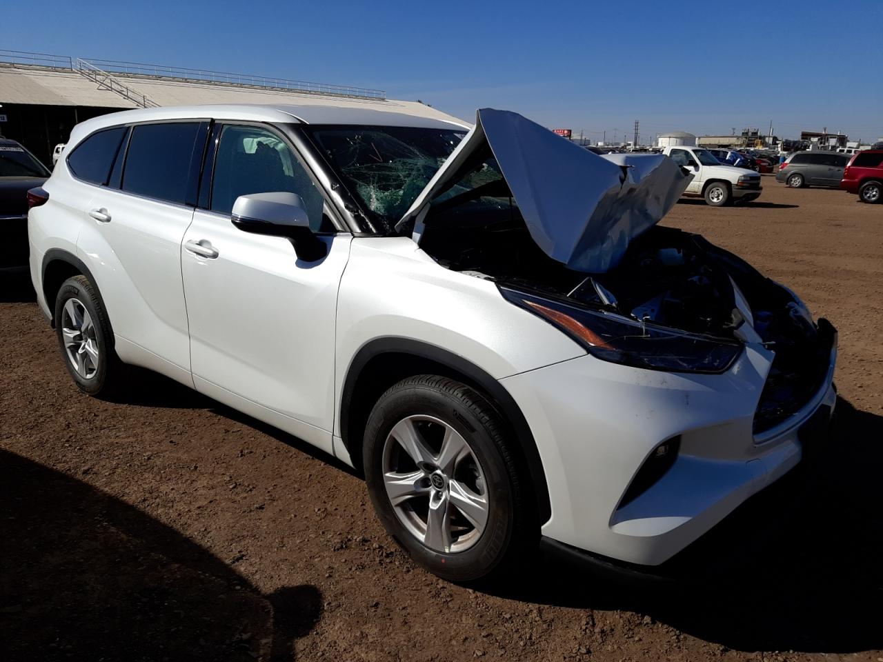TOYOTA HIGHLANDER 2022 with VIN 5TDZZRAH8NS103452 - Photo from auction