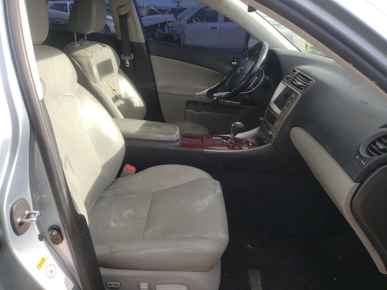 Photo 5 from auction – 2006 LEXUS IS 250 with VIN JTHCK262065006404