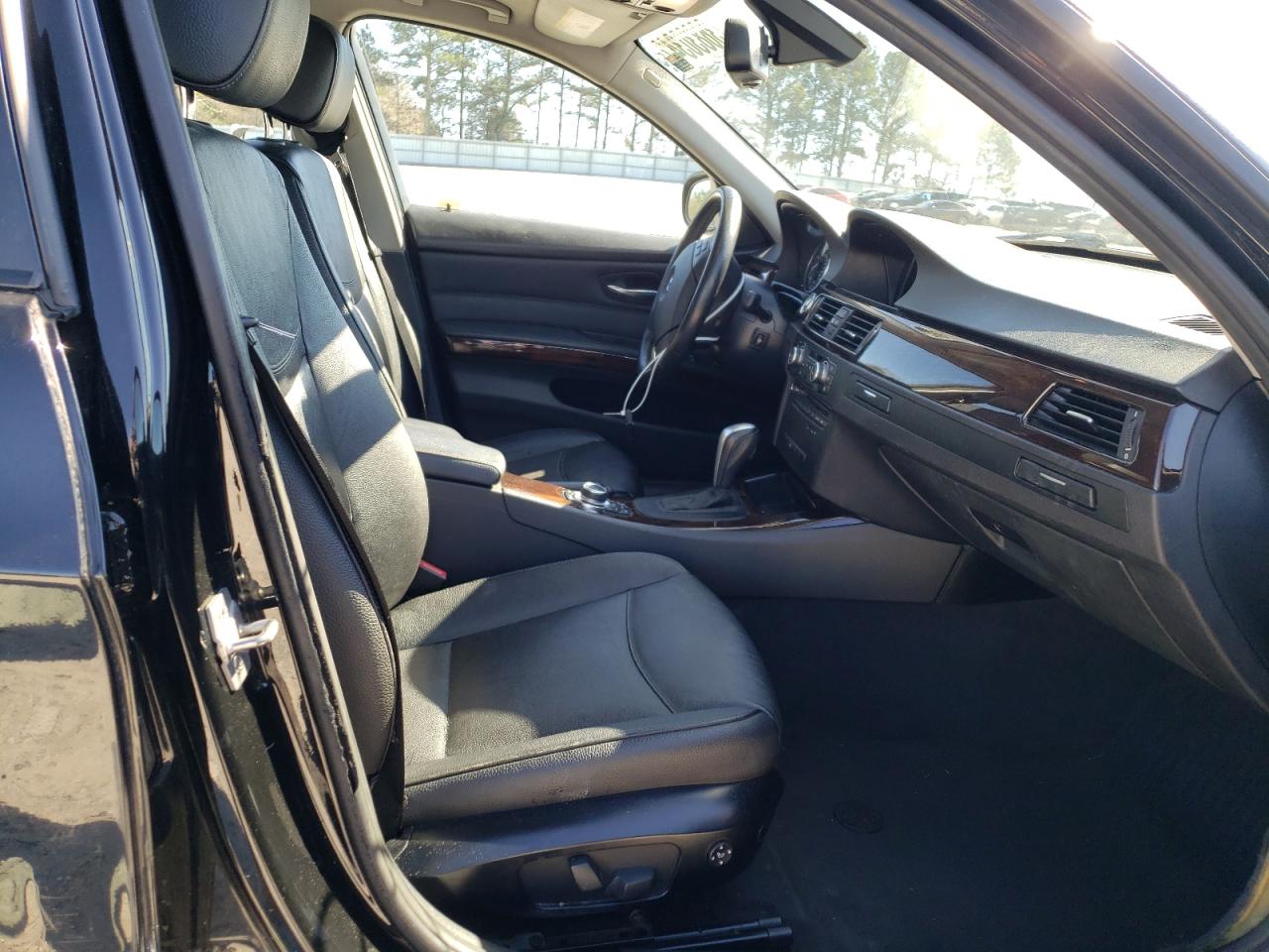 Photo 5 from auction – 2011 BMW 328 I with VIN WBAPH7C54BE852880