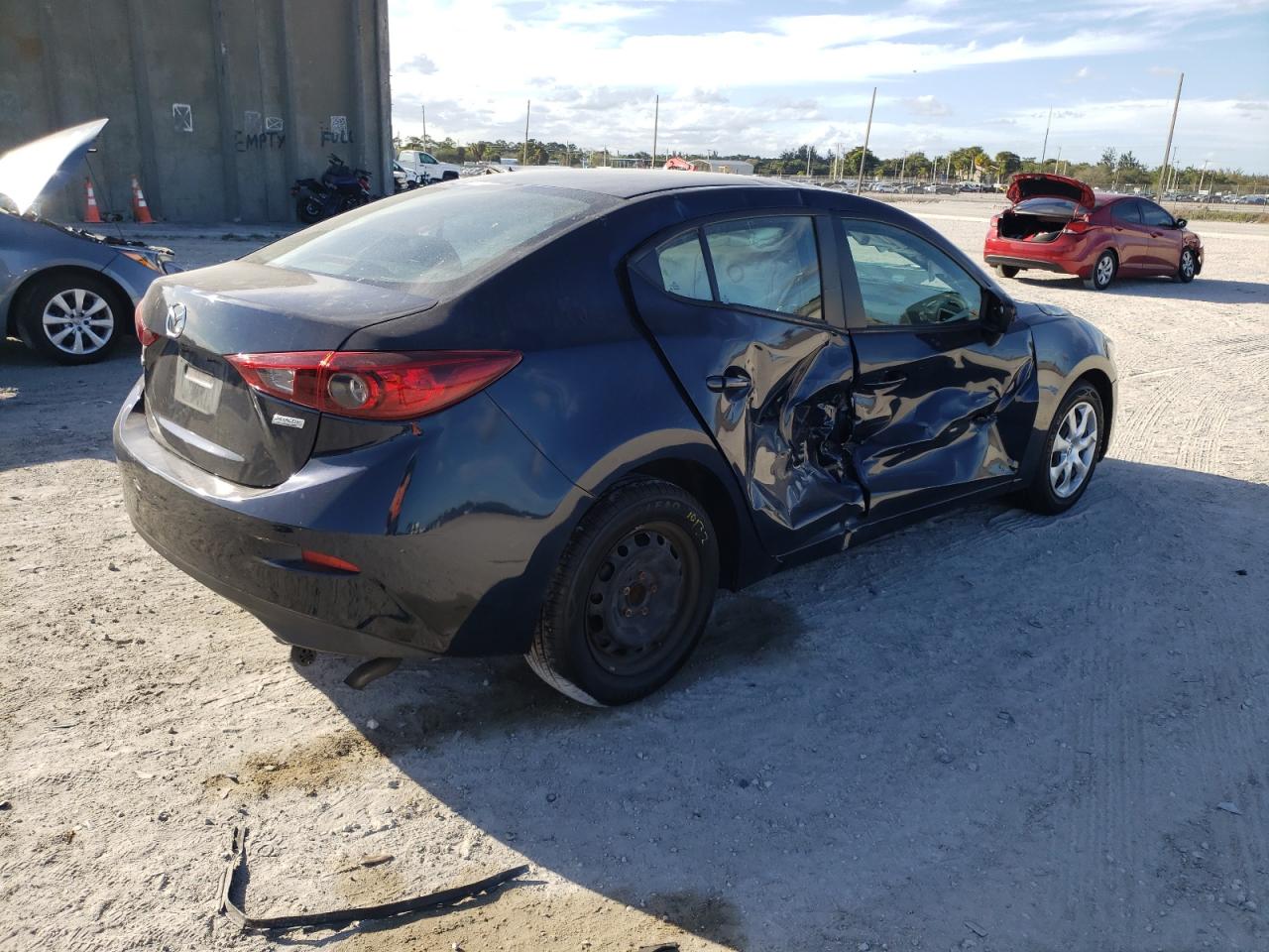 Photo 4 from auction – 2017 MAZDA 3 SPORT with VIN 3MZBN1U77HM123534