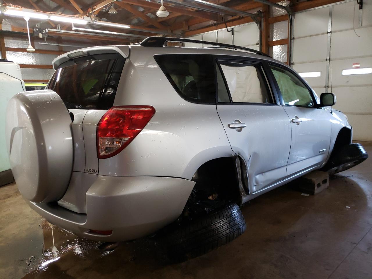 Photo 4 from auction – 2007 TOYOTA RAV4 LIMIT with VIN JTMBD31V675112159