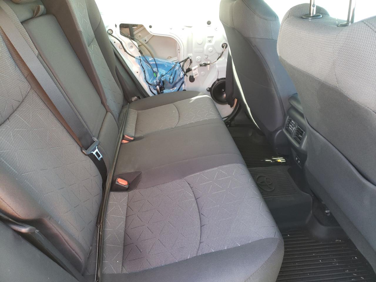 Photo 6 from auction – 2021 TOYOTA RAV4 XLE with VIN 2T3P1RFV4MC179116