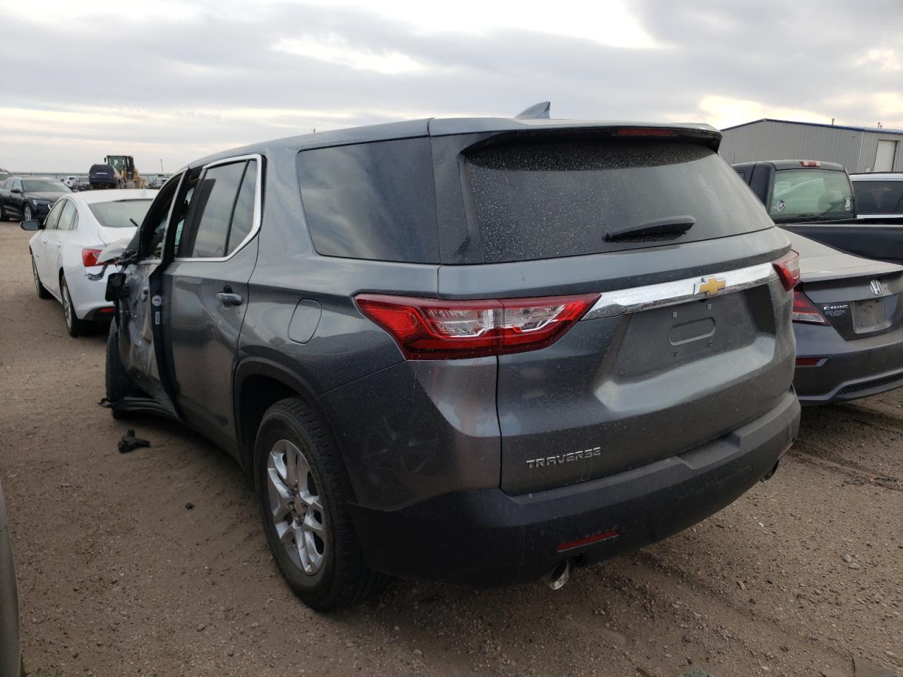 Photo 3 from auction – 2018 CHEVROLET TRAVERSE L with VIN 1GNERFKW3JJ168167