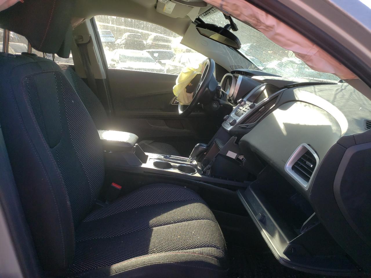 Photo 5 from auction – 2017 CHEVROLET EQUINOX LT with VIN 2GNFLFEK6H6231543