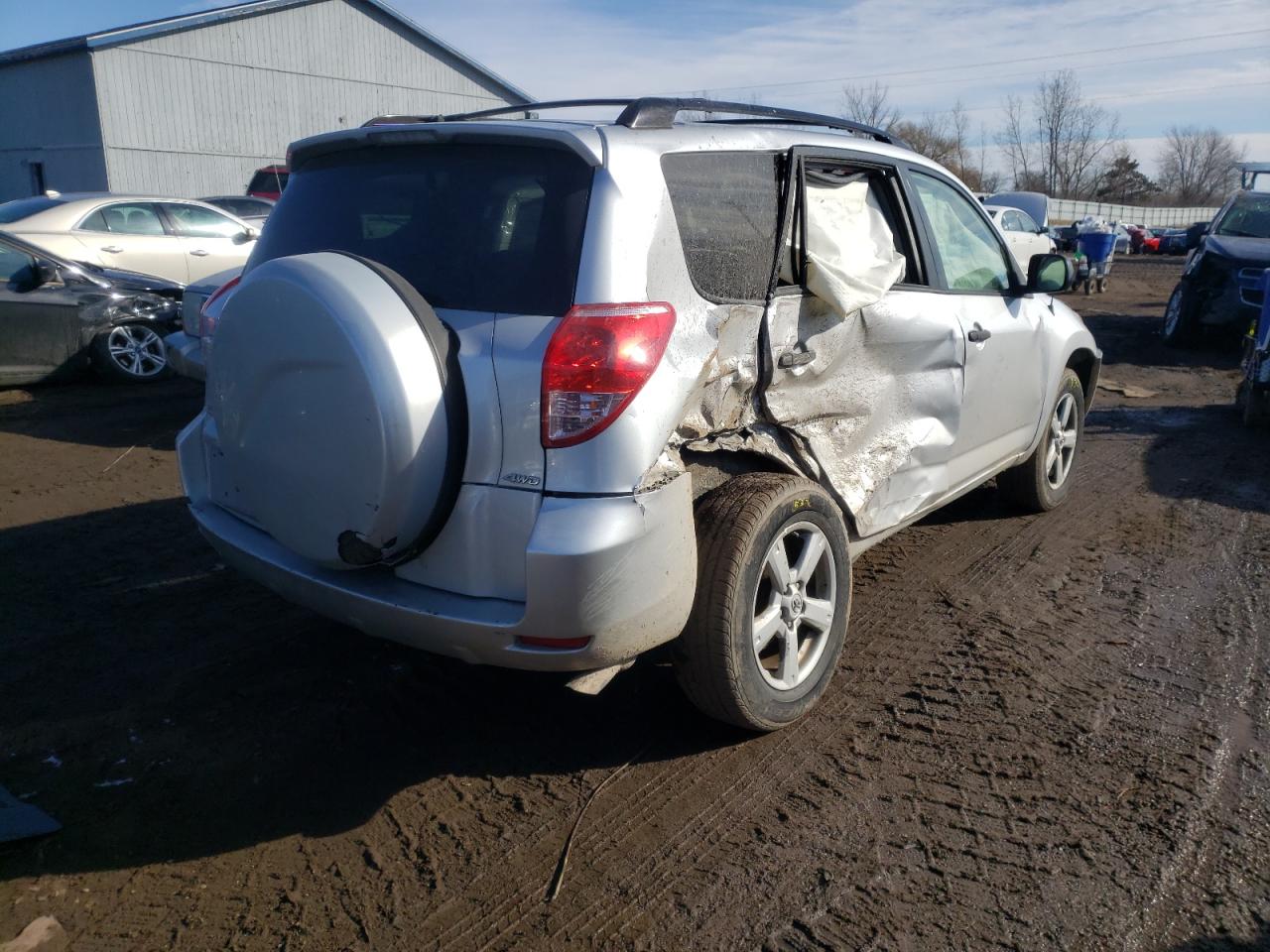 Photo 4 from auction – 2006 TOYOTA RAV4 with VIN JTMBD33V465005266