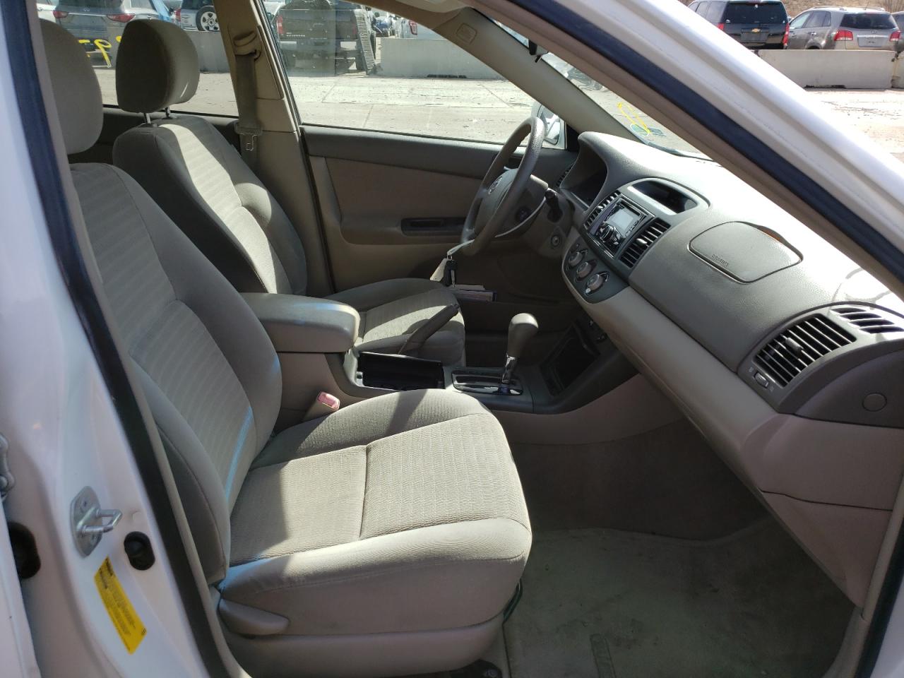Photo 5 from auction – 2005 TOYOTA CAMRY LE with VIN 4T1BE30K75U386019