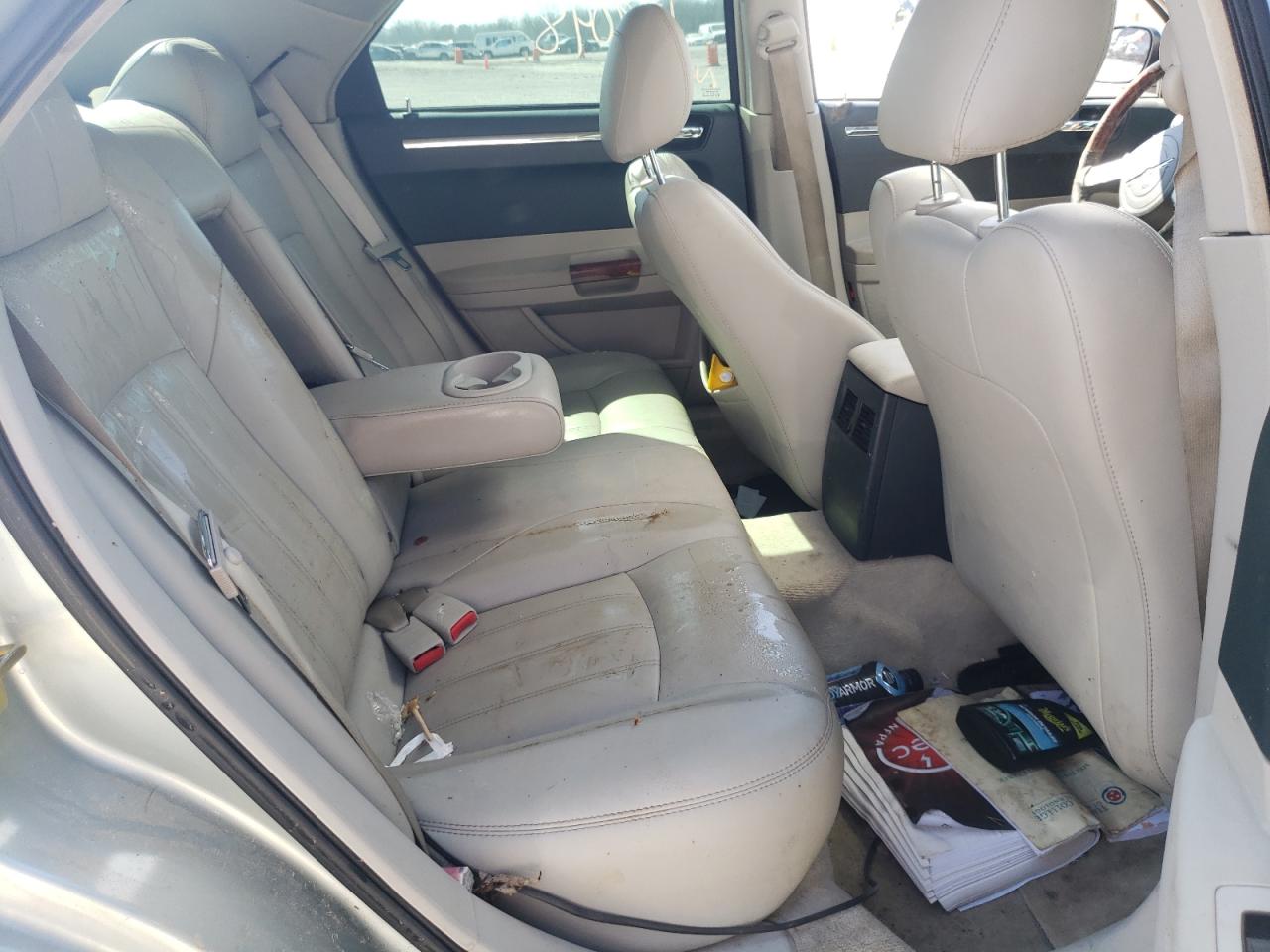 Photo 6 from auction – 2006 CHRYSLER 300C with VIN 2C3KA63H46H103294