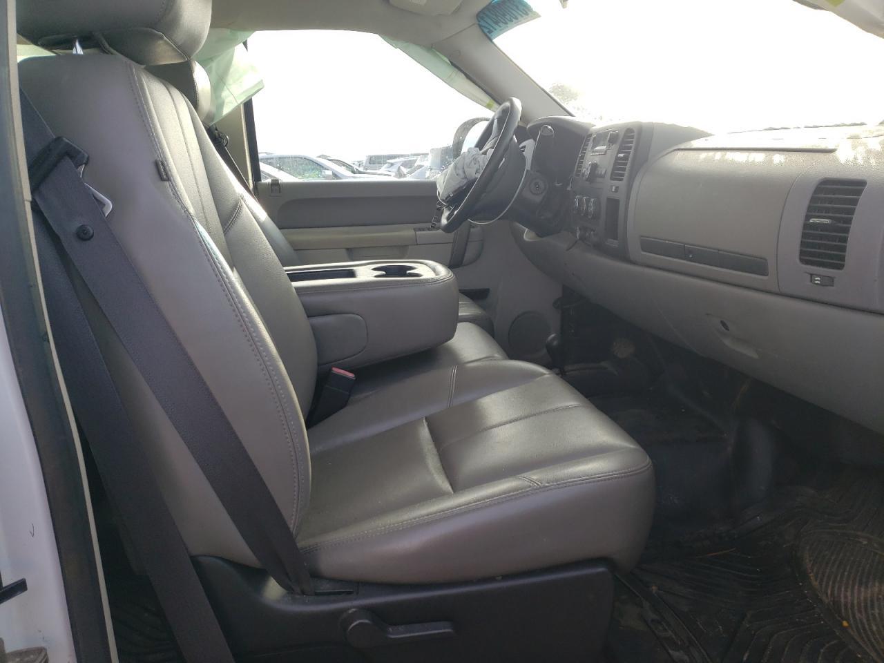 Photo 5 from auction – 2011 GMC SIERRA K15 with VIN 1GTR2TEA0BZ335102