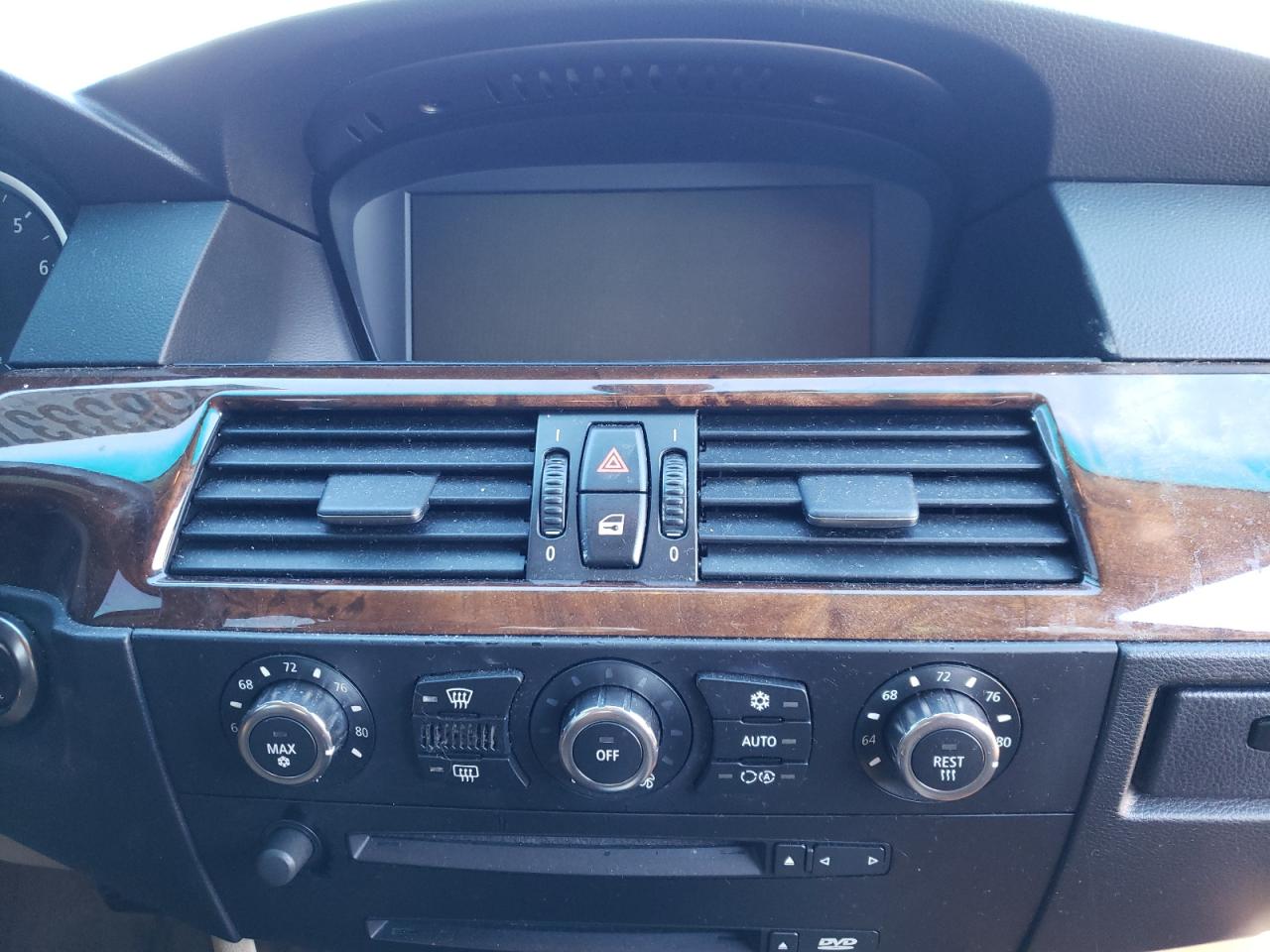 Photo 9 from auction – 2007 BMW 525 I with VIN WBANE53517CW65829