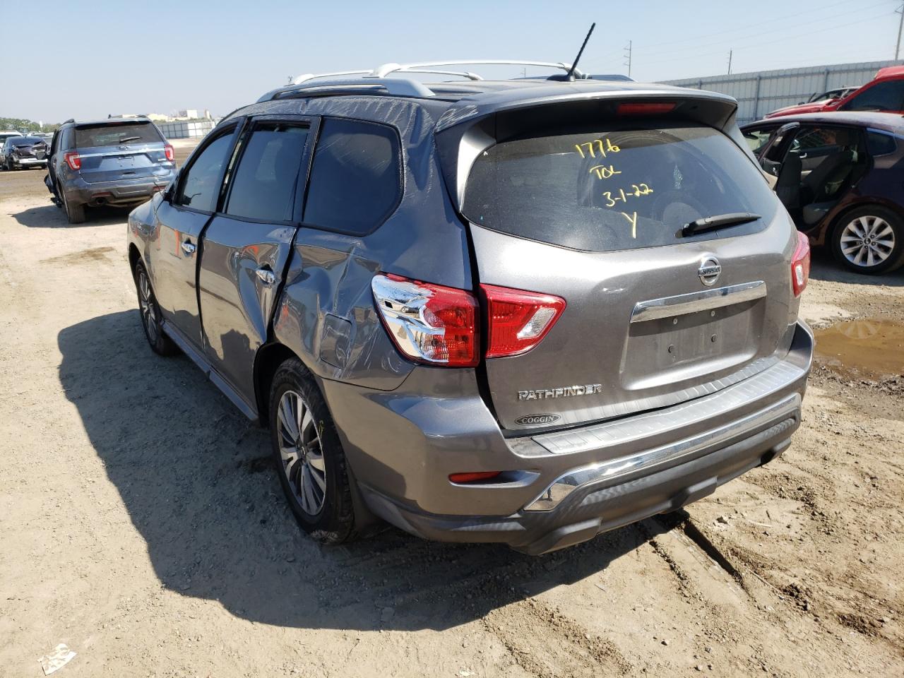 Photo 3 from auction – 2017 NISSAN PATHFINDER with VIN 5N1DR2MN3HC684959