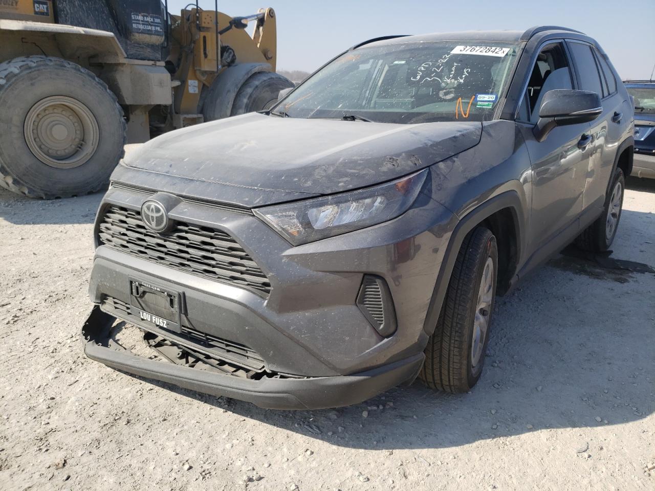 Photo 2 from auction – 2019 TOYOTA RAV4 LE with VIN 2T3K1RFV1KC021422