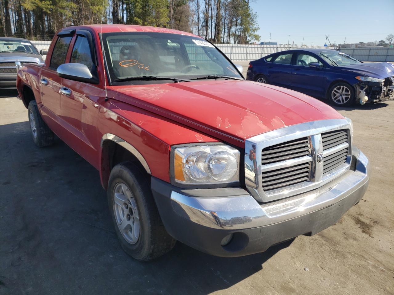 DODGE DAKOTA QUA 2005 with VIN 1D7HW48N35S103777 - Photo from auction