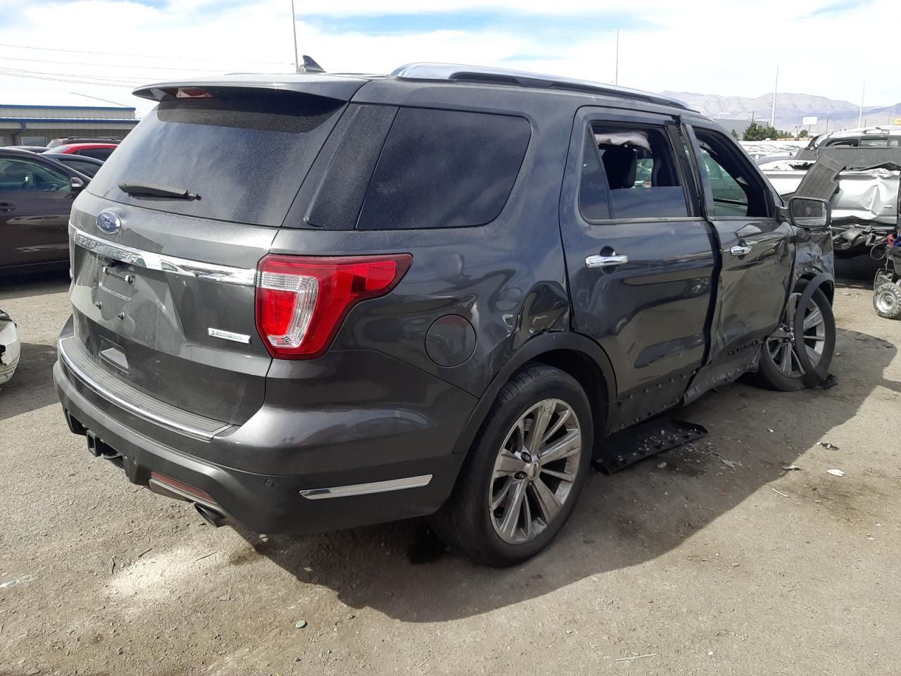 Photo 4 from auction – 2019 FORD EXPLORER L with VIN 1FM5K7FH6KGA73112