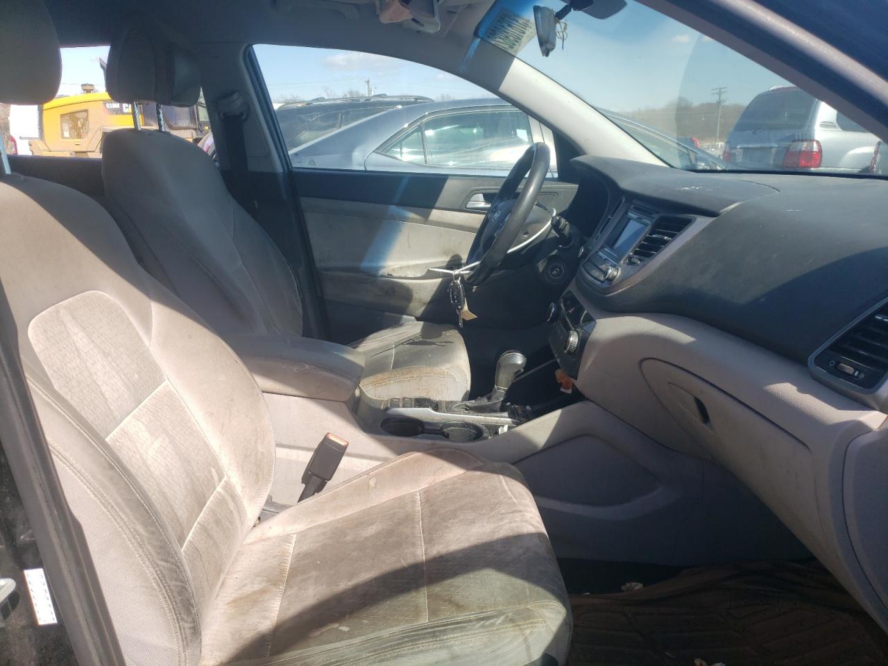 Photo 5 from auction – 2017 HYUNDAI TUCSON LIM with VIN KM8J33A45HU278102