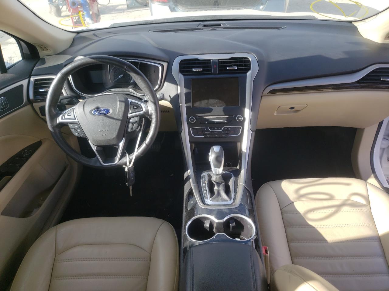 Photo 9 from auction – 2016 FORD FUSION SE with VIN 3FA6P0HD3GR169832
