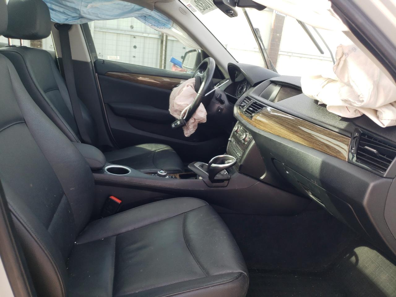 Photo 5 from auction – 2014 BMW X1 XDRIVE2 with VIN WBAVL1C55EVR94632