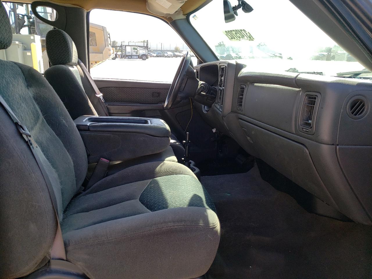 Photo 5 from auction – 2004 CHEVROLET AVALANCHE with VIN 3GNEC12T34G333831