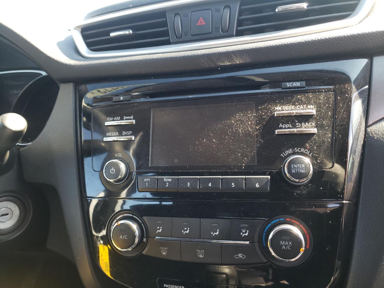 Photo 9 from auction – 2015 NISSAN ROGUE S with VIN KNMAT2MV3FP588022