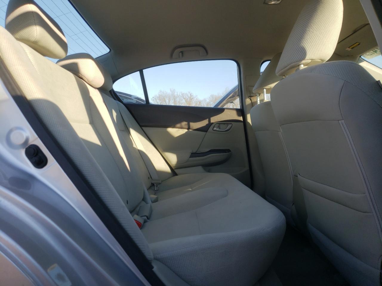 Photo 6 from auction – 2012 HONDA CIVIC LX with VIN 19XFB2F57CE061201
