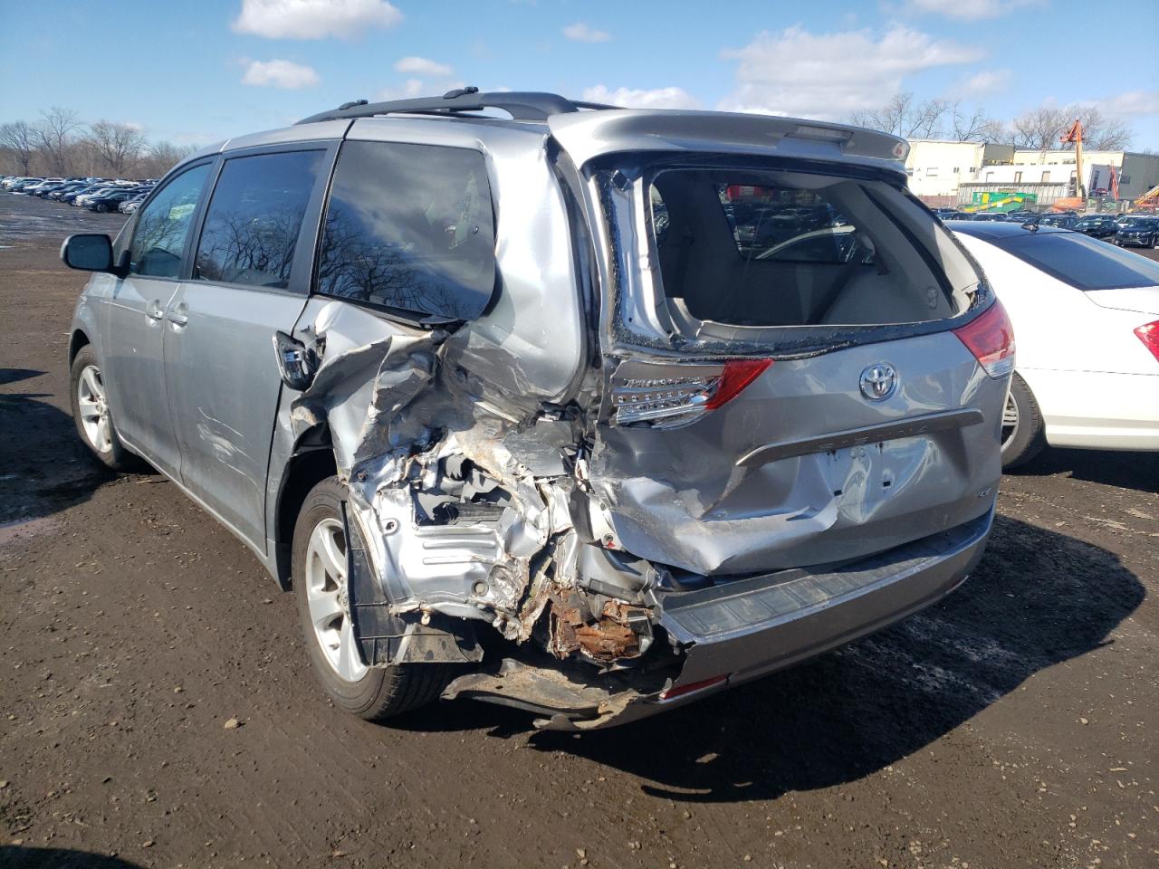 Photo 3 from auction – 2012 TOYOTA SIENNA LE with VIN 5TDKK3DC4CS262128
