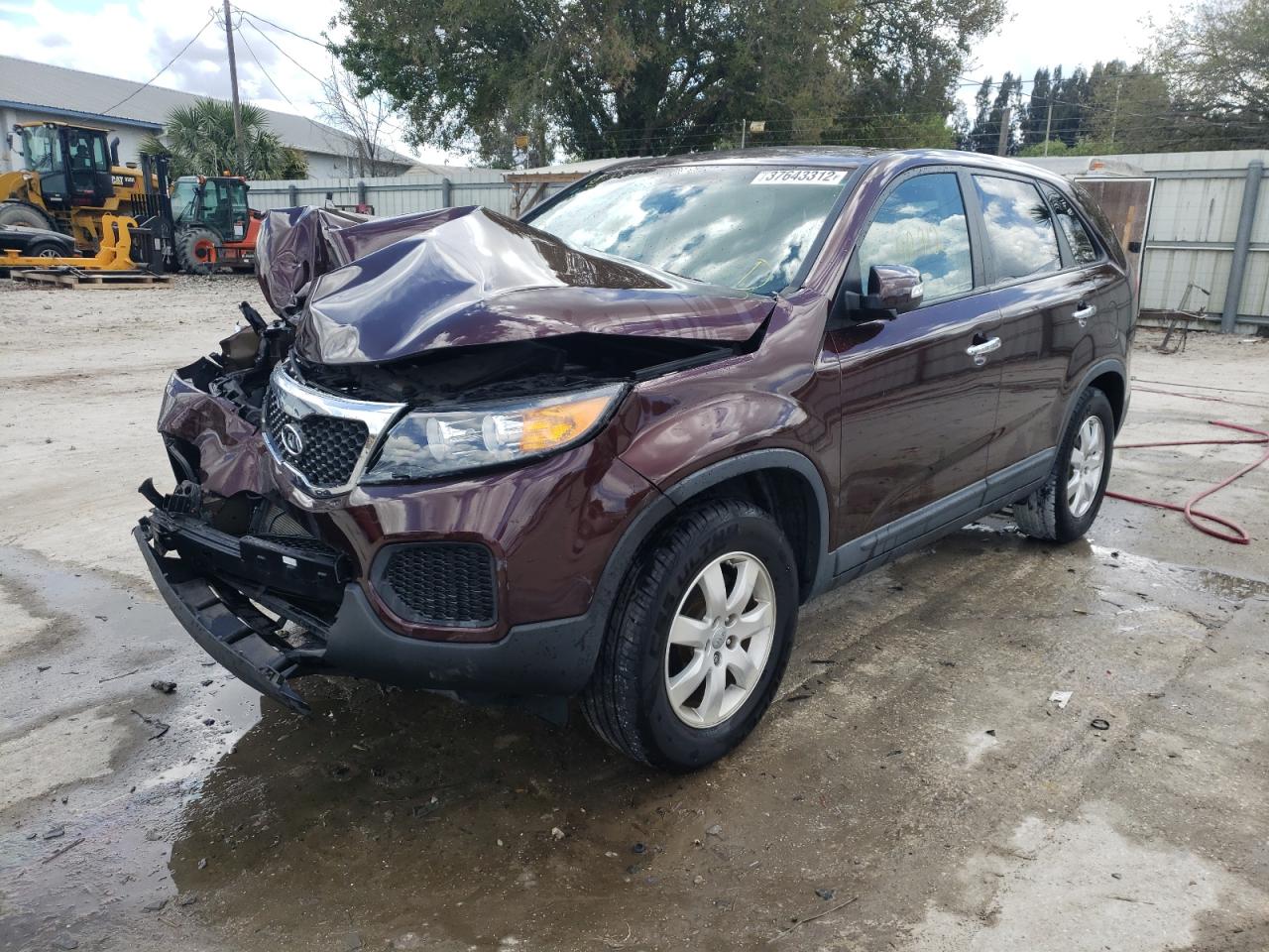 Photo 2 from auction – 2013 KIA SORENTO LX with VIN 5XYKT3A17DG334910