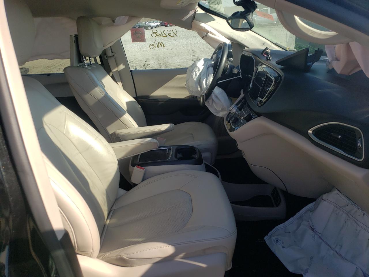 Photo 5 from auction – 2017 CHRYSLER PACIFICA T with VIN 2C4RC1EG3HR518633
