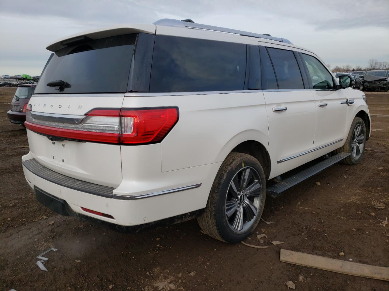 Photo 4 from auction – 2019 LINCOLN NAVIGATOR with VIN 5LMJJ3LT8KEL05401