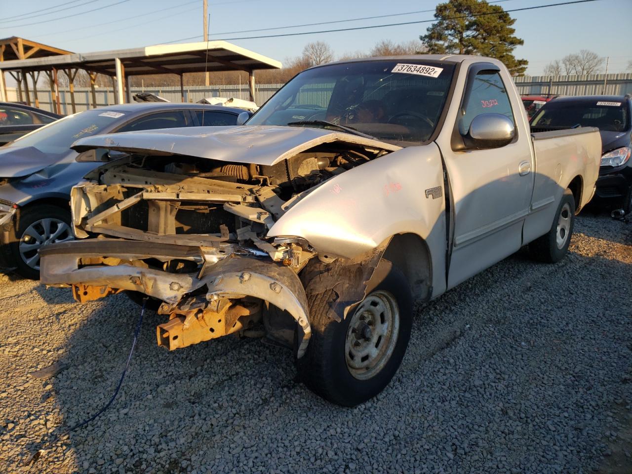 Photo 2 from auction – 1998 FORD F150 with VIN 1FTZF1724WNA55730