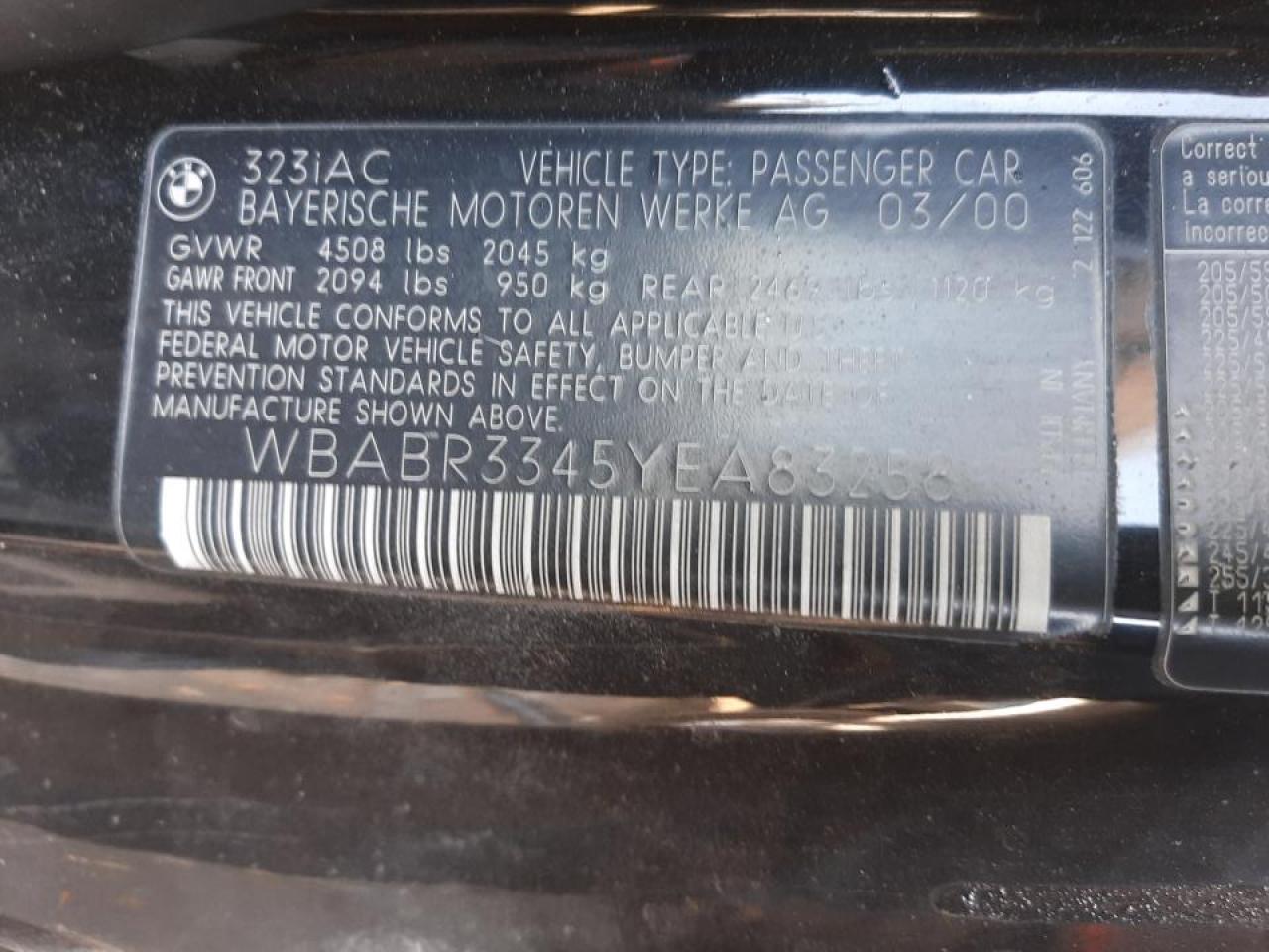 Photo 10 from auction – 2000 BMW 323 CI with VIN WBABR3345YEA83258