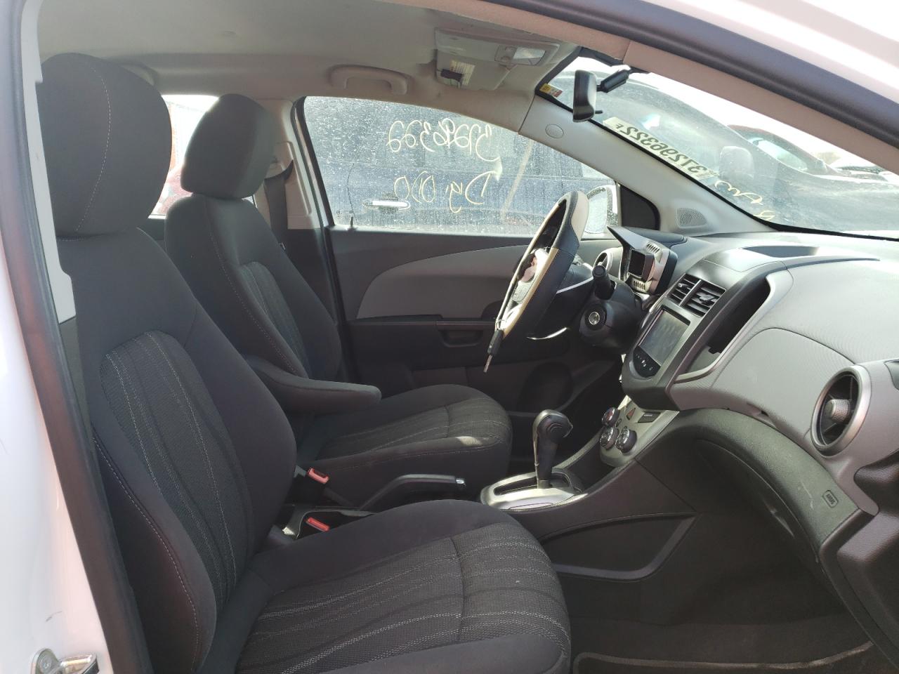 Photo 5 from auction – 2014 CHEVROLET SONIC LT with VIN 1G1JC5SB9E4240244