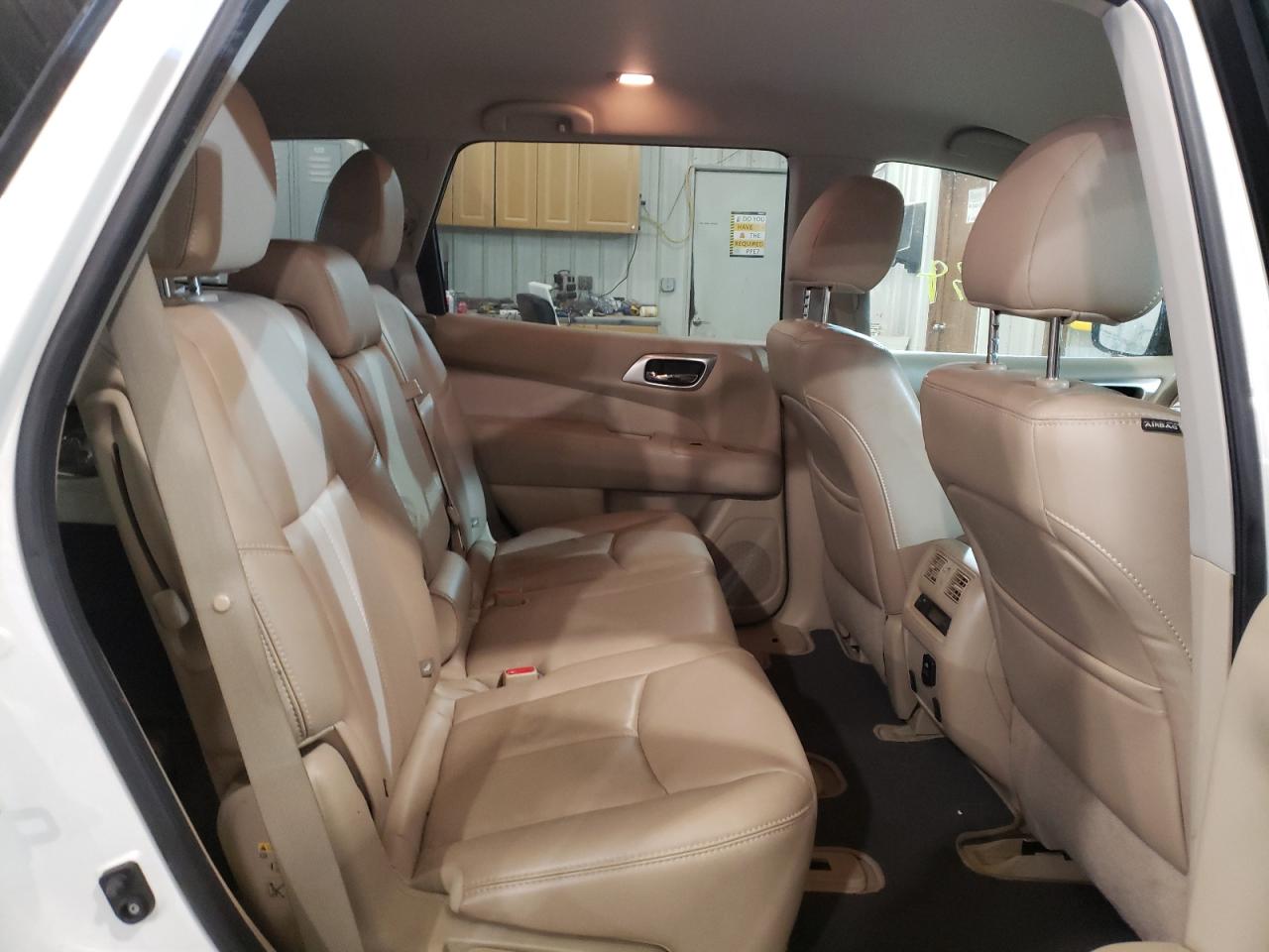 Photo 6 from auction – 2015 NISSAN PATHFINDER with VIN 5N1AR2MN2FC682989