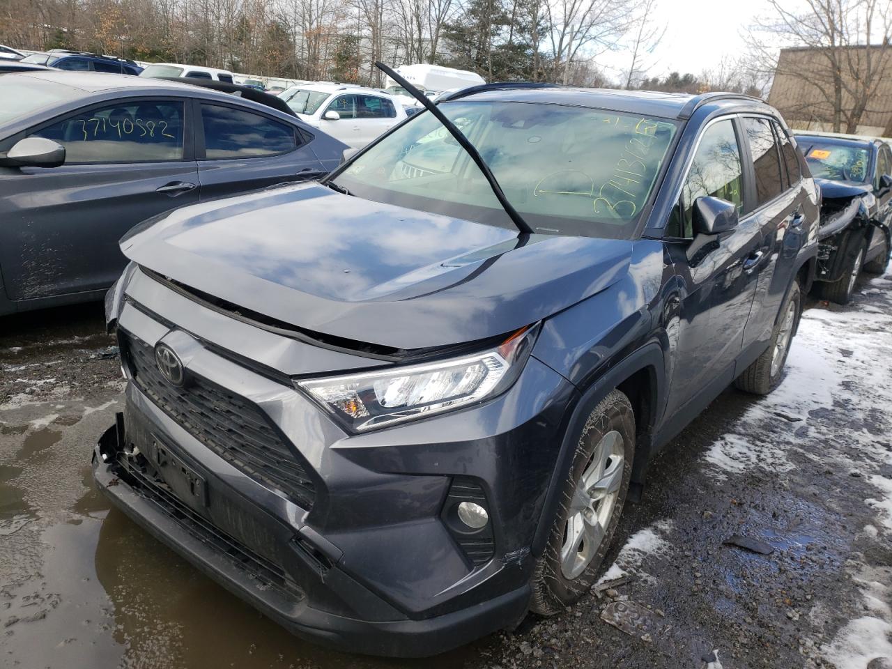 Photo 2 from auction – 2019 TOYOTA RAV4 XLE with VIN JTMP1RFV1KD015797