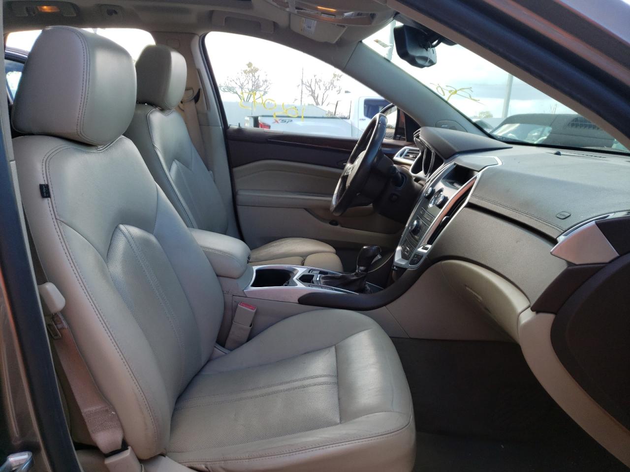 Photo 5 from auction – 2011 CADILLAC SRX LUXURY with VIN 3GYFNAEY4BS630917