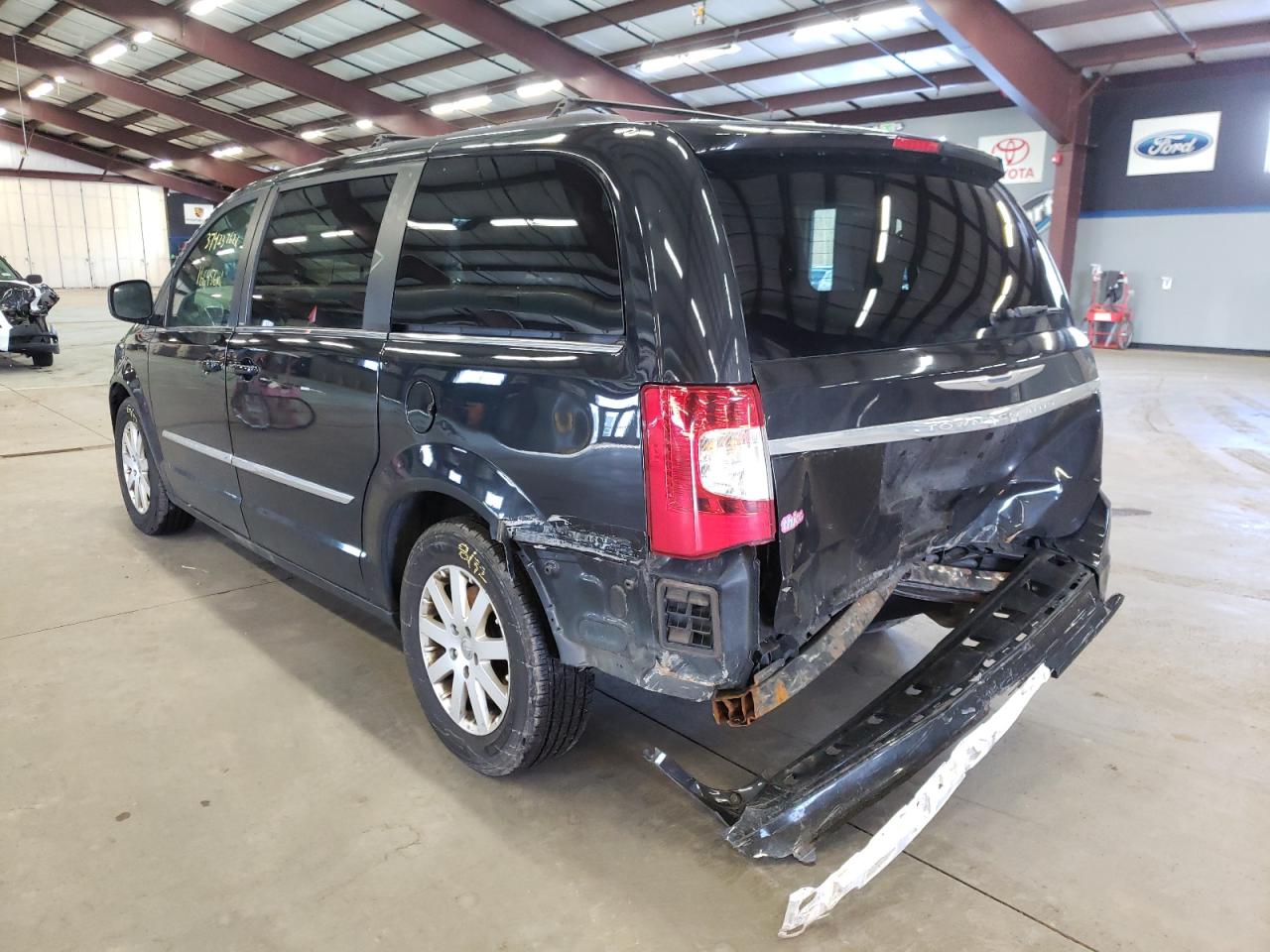 Photo 3 from auction – 2014 CHRYSLER TOWN & COU with VIN 2C4RC1BG9ER233774
