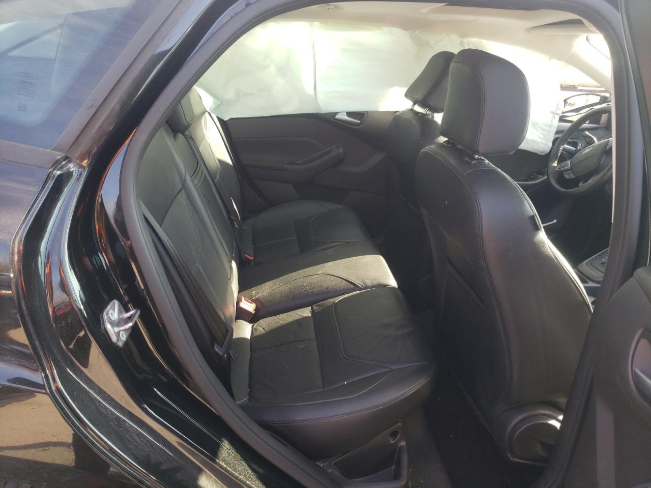 Photo 6 from auction – 2015 FORD FOCUS SE with VIN 1FADP3K21FL227563