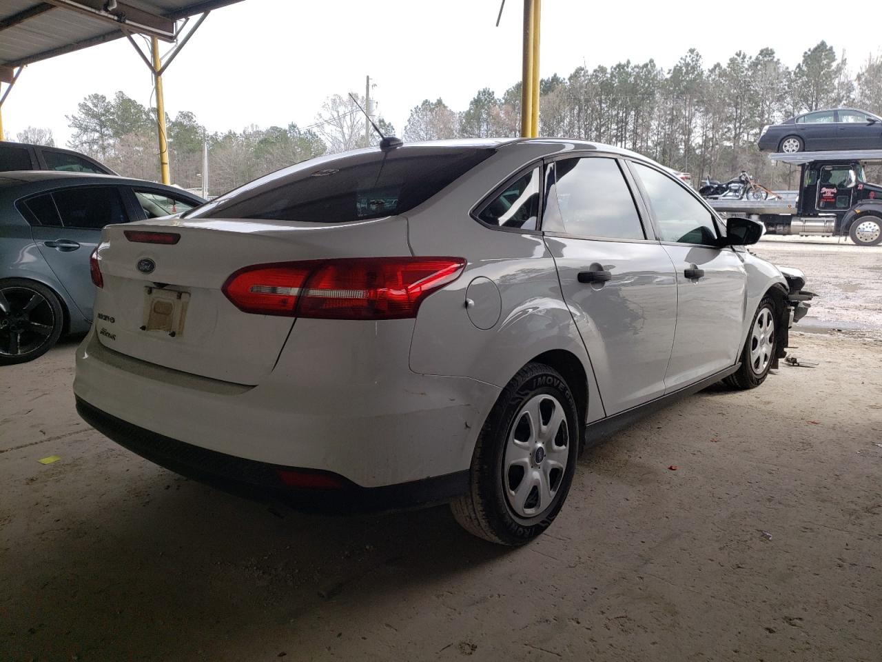 Photo 4 from auction – 2017 FORD FOCUS S with VIN 1FADP3E22HL312152