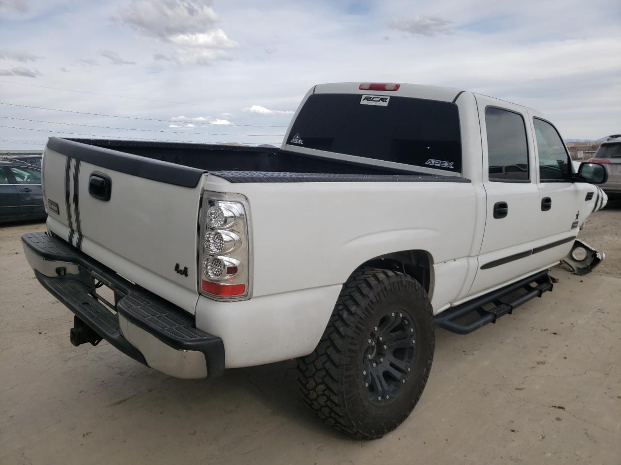Photo 4 from auction – 2005 GMC NEW SIERRA with VIN 2GTEK13T451121637
