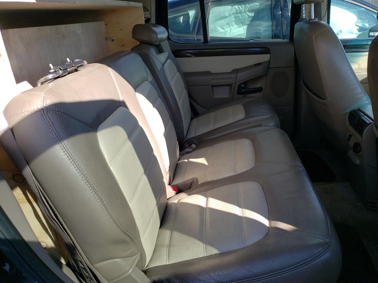 Photo 6 from auction – 2002 FORD EXPLORER E with VIN 1FMZU74E22ZC20955